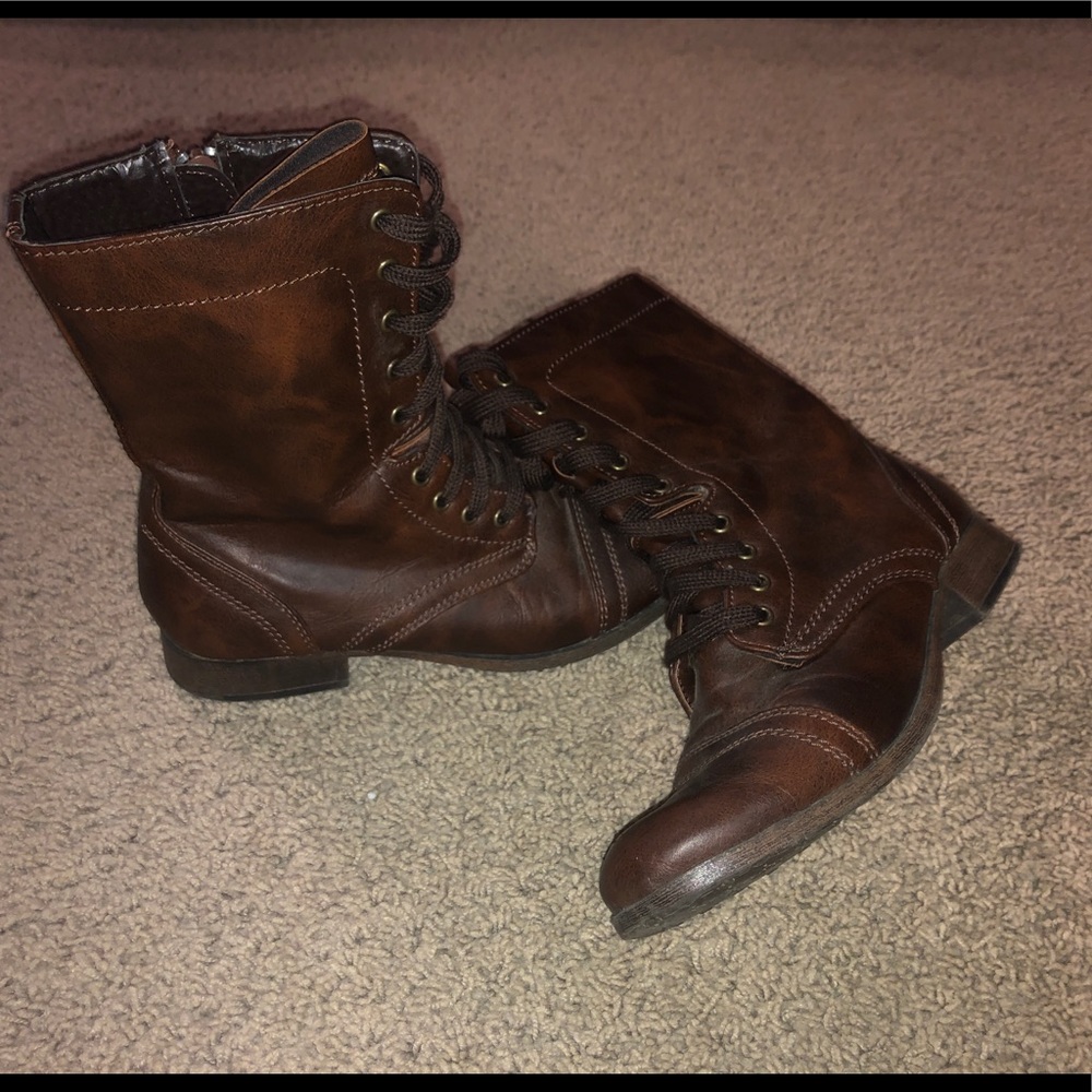 Combat boots